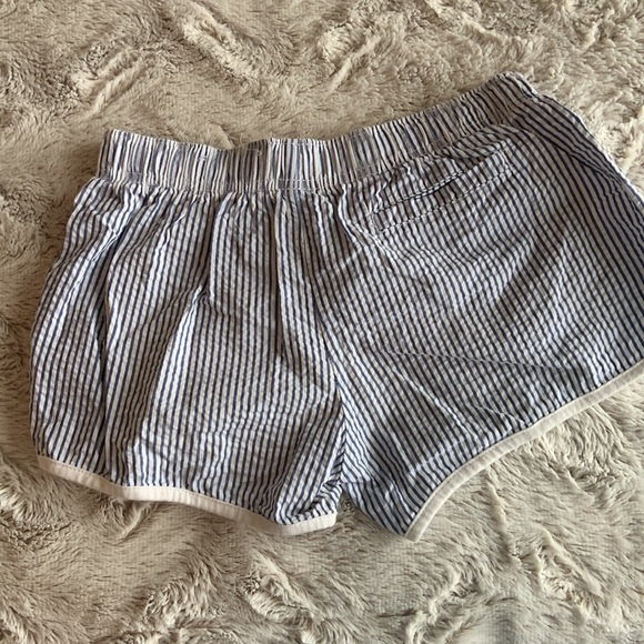 Lilly Grace seersucker cotton shorts, size small. Great condition! - Picture 2 of 2